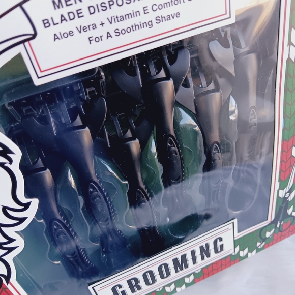 Triple Blade Disposable Razors 6 pc - Picture 4 of 6